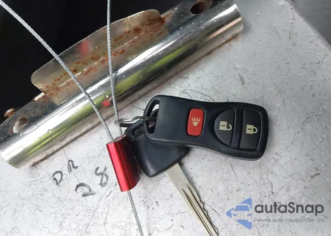 2015 Nissan Xterra Pro-4X z USA, uszkodzony, nr VIN 5N1AN0NW2FN657313